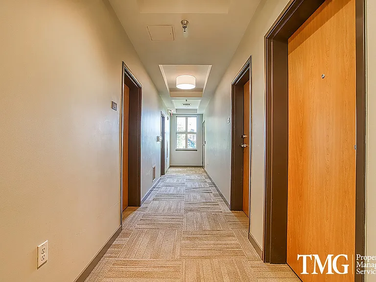 Corbett Heights Apartment Homes — Photo 16