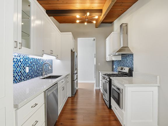 3rd image of 5424 Baja Dr