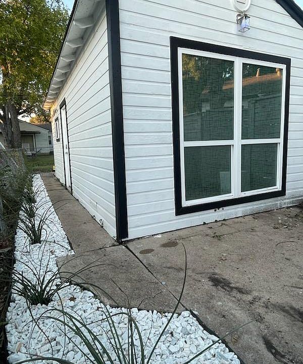 Front entrance we do not post on facebook it's scams please be advised