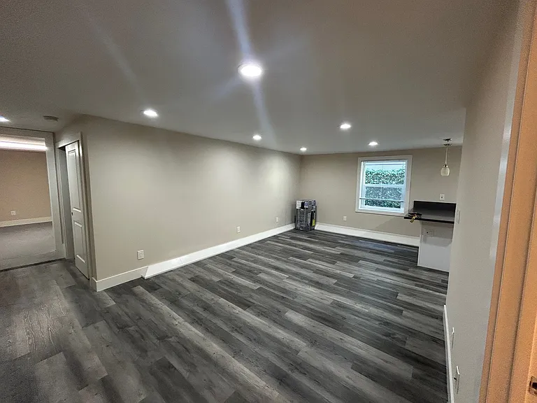 Anita Road Apartments — Photo 14
