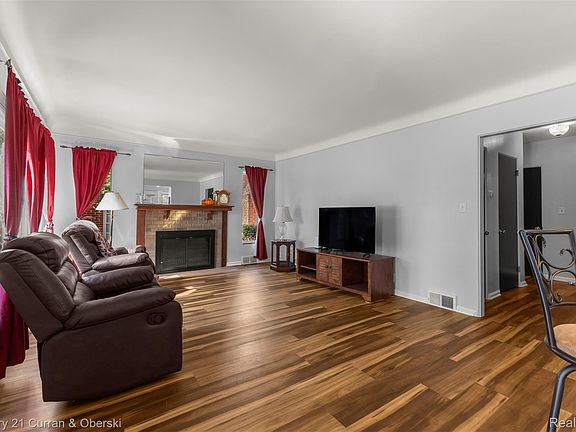 3rd image of 1167 Beechmont St