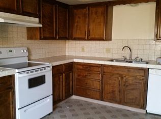 1013 N Brown St, Hanford, CA 93230