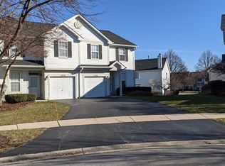 1252 Arapaho Ct, Naperville, IL