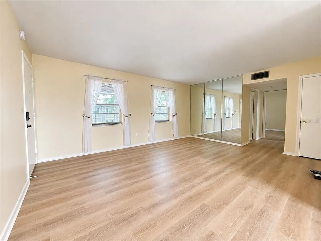 2 bed, 2.0 bath, 954 sqft, $1,849 — Photo 2