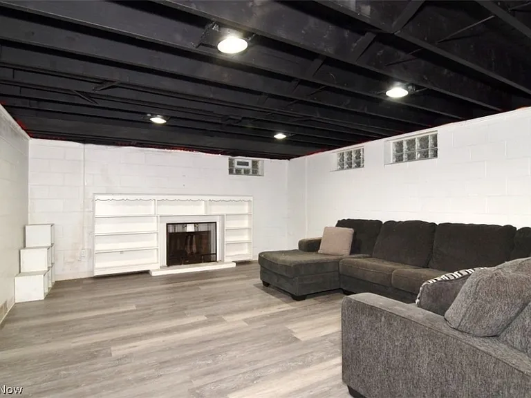 23310 Wendover Dr — Photo 41