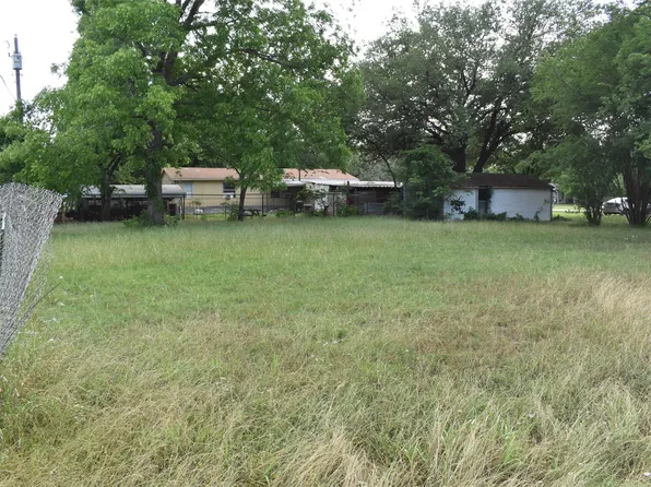 E Davis St, Whitney, TX 76692