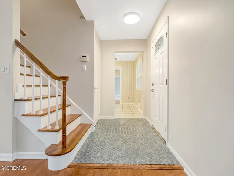 429 Lake Ave — Photo 7