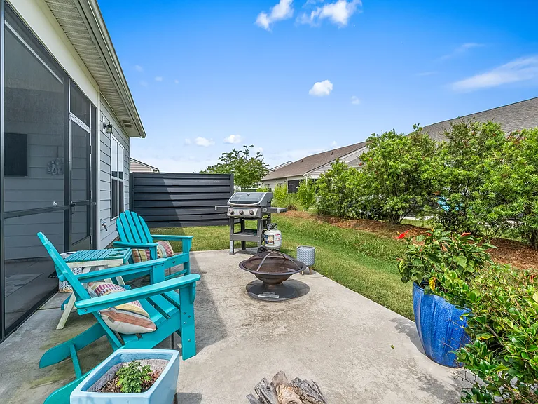 6041 Campanella St — Photo 34