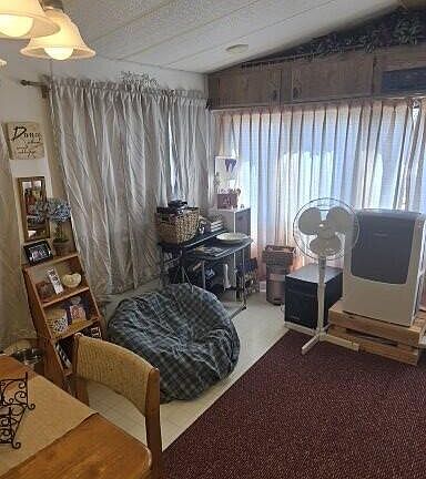 3rd image of 104 Blue Spruce Ln