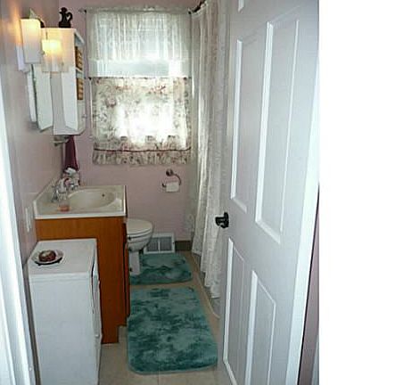 3rd image of 160 William St