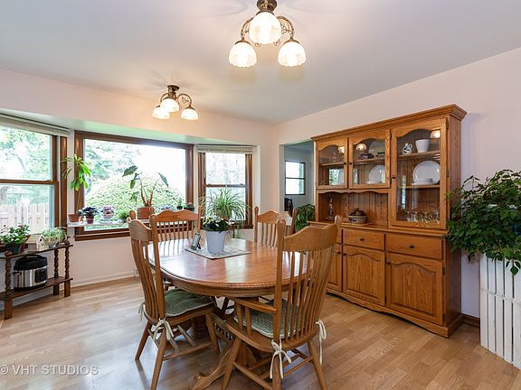 4th image of 572 Dawn Cir