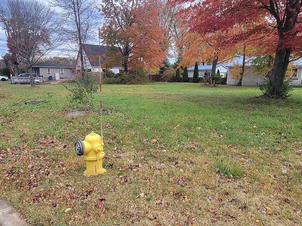 2nd image of 418 Lakeshore Blvd
