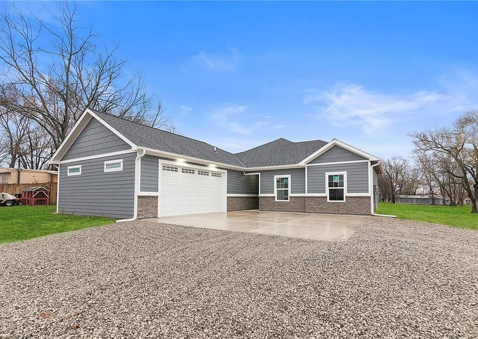 515 Truman St, Ottawa, KS 66067 Zillow