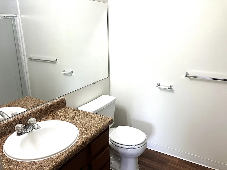 Windsor Place Apartments — Photo 70