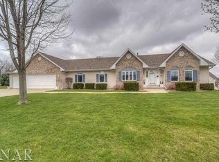 15 Eight St, El Paso, IL