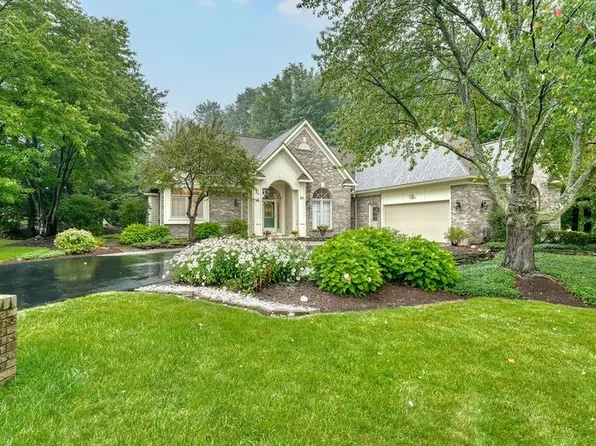 10 Cathedral Oaks Oaks, Fairport, NY 14450
