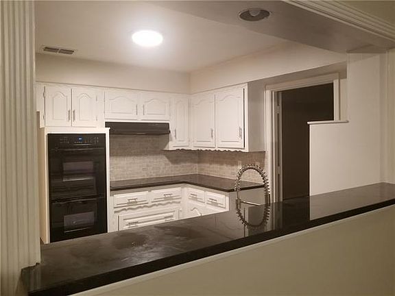 4th image of 100 Shockley Ave