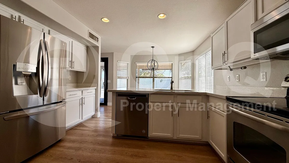 3 bed, 2.5 bath, 1610 sqft, $2,850 — Photo 4
