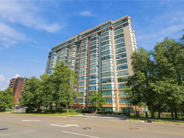 100 Millside Dr #403, Milton, ON L9T 5E2