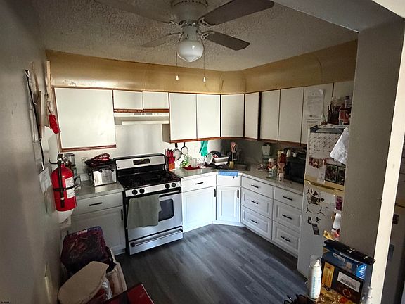 5th image of 163 Colonial Ct #163