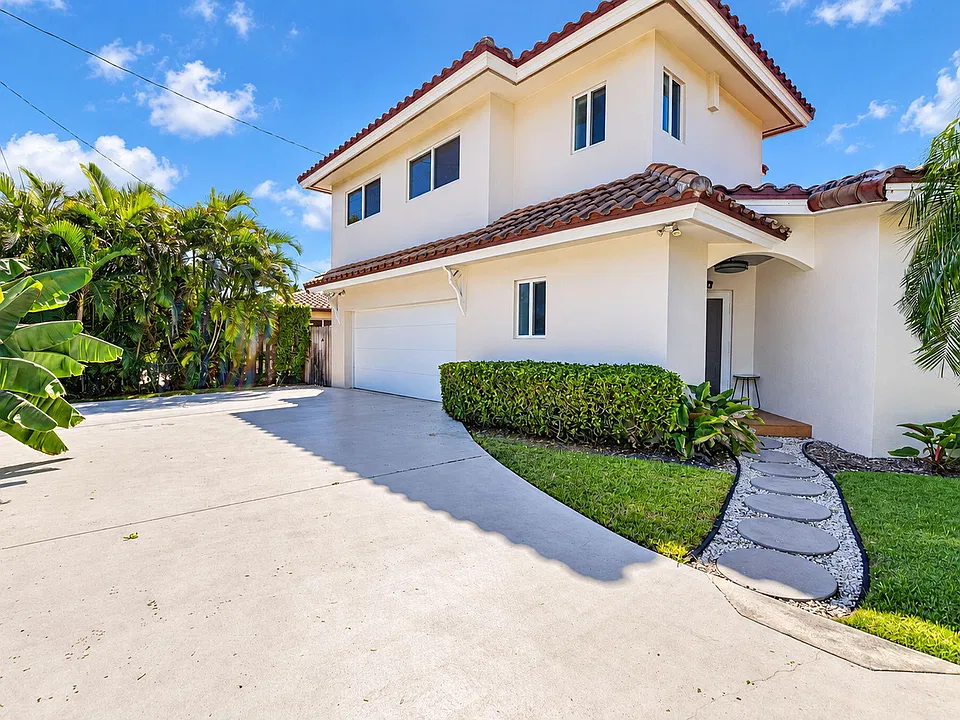175 NE Olive Way