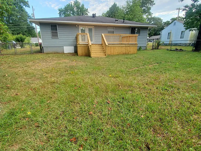 702 Wildwood Ave — Photo 8