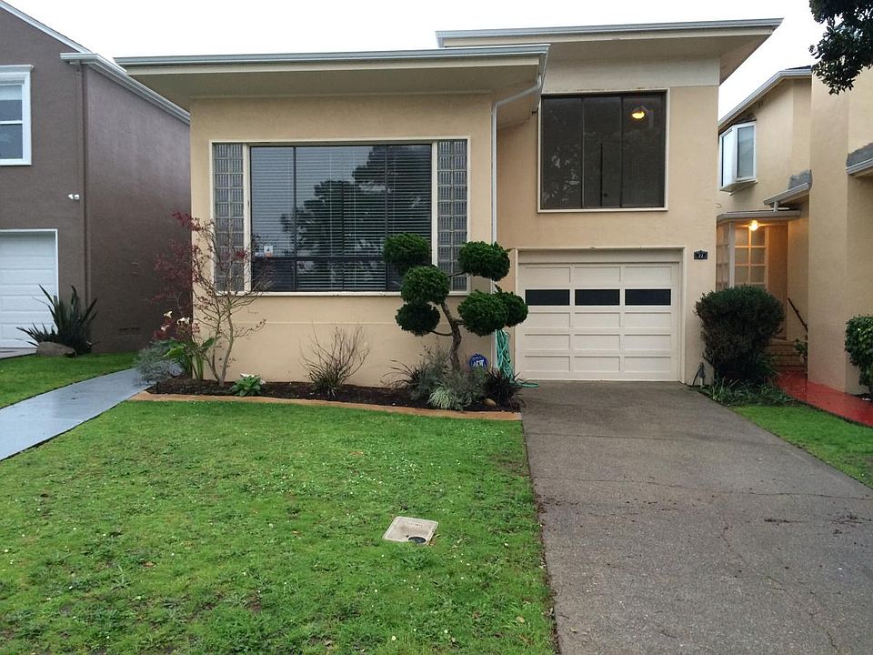 77 Lake Vista