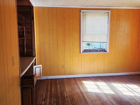3rd image of 208 Camden St
