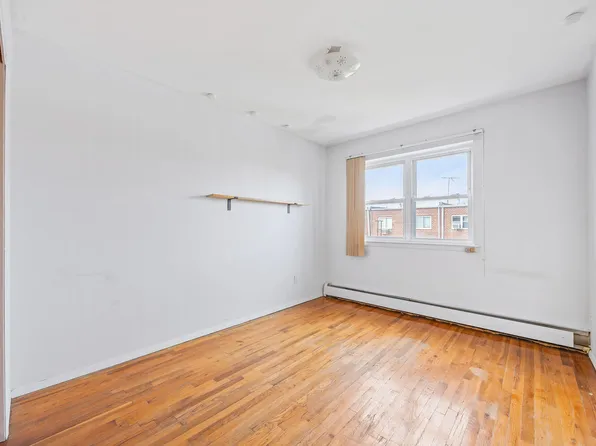 22-46 Steinway Street image 11 of 13