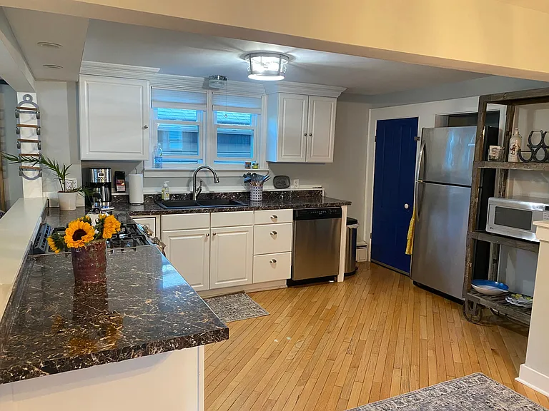 123 York Ave — Photo 8