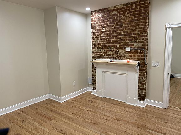 2nd image of 140 N Pearl St #1