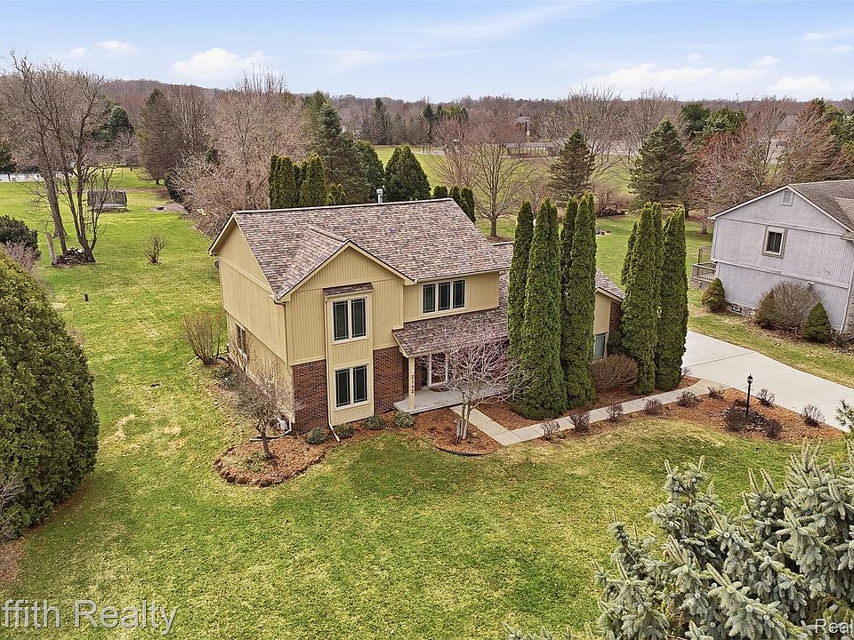1st image of 2142 Cumberland Dr