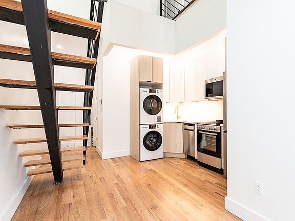 4th image of 489 Grand St #4F