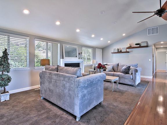 5th image of 15880 Jackson Oaks Dr