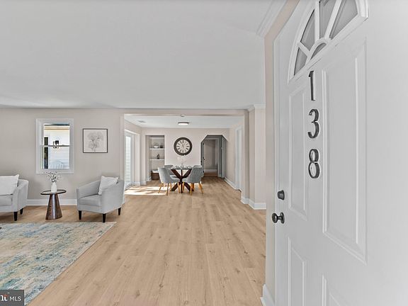3rd image of 138 Carvel Beach Rd