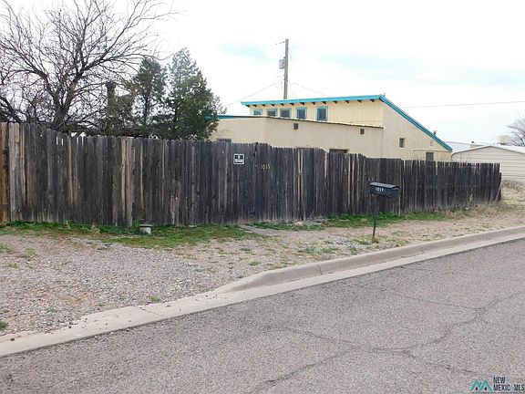 3rd image of 1019 E 6th Ave