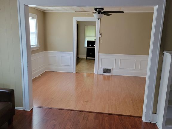 4th image of 1119 W Brons Ave