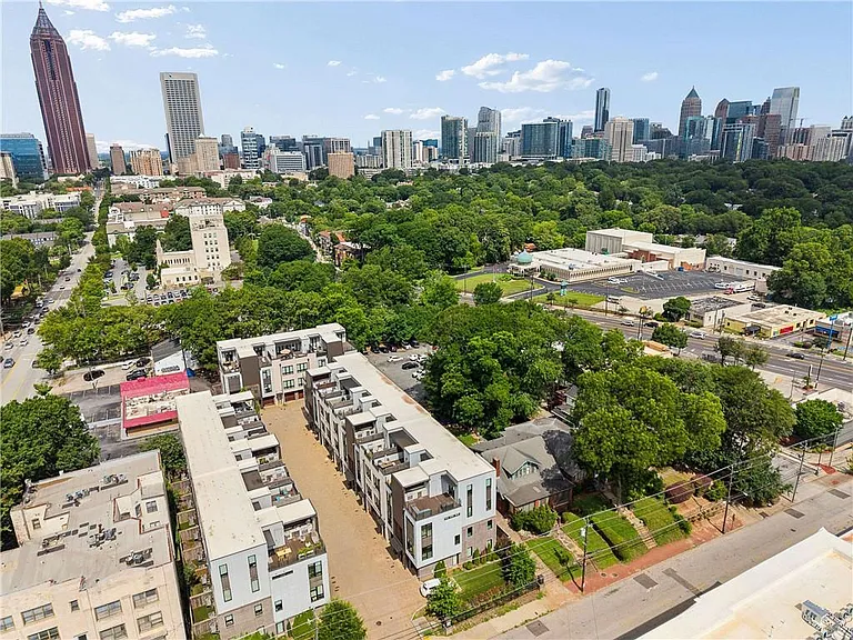 102 City View Ct NE — Photo 35