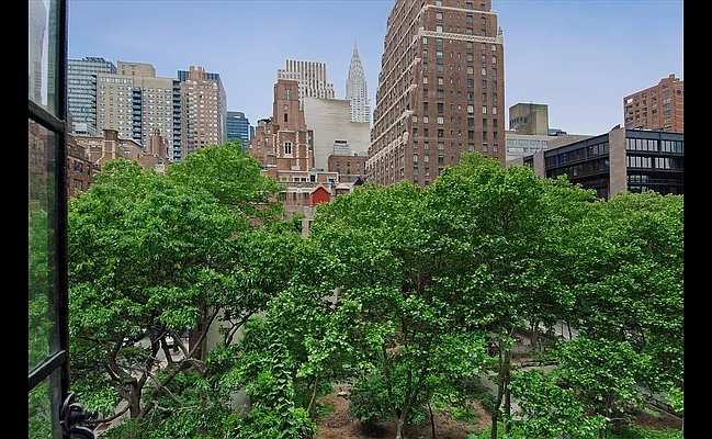 Sold by Douglas Elliman | media 14