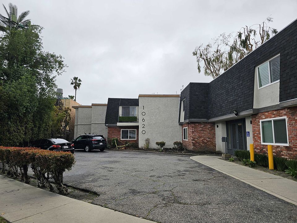 1st image of 10630 Victory Blvd #203