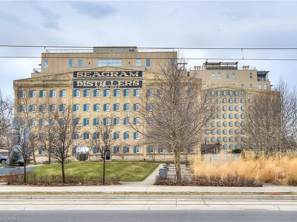 3 Father David Bauer Dr #107, Waterloo, ON N2L 6M1