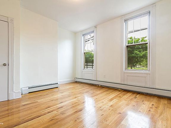 3rd image of 254 Van Horne St #1