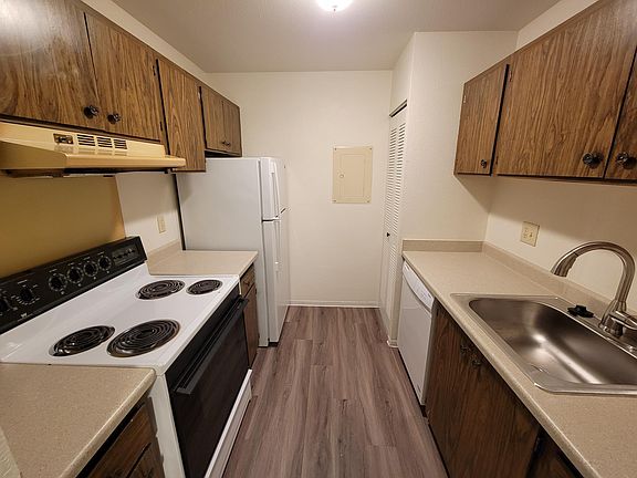 5th image of 1605 N Visscher St #201