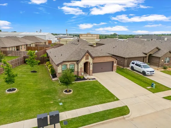 609 Autumn Ave, Justin, TX 76247