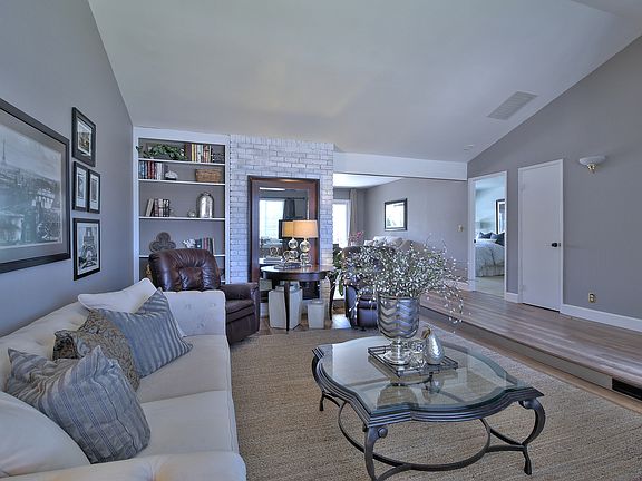 2nd image of 3074 Lismore Ct