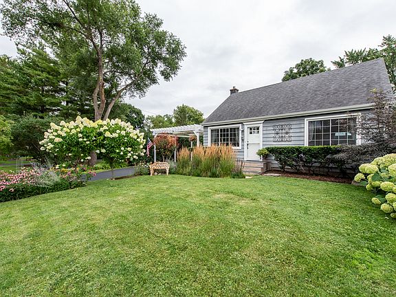 3rd image of 261 Bonnie Brae Ave