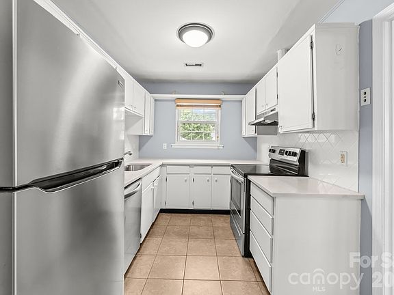 5th image of 8521 Castle Pine Ct