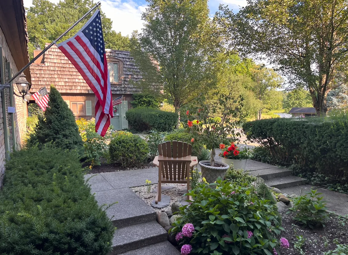 200 Granger Rd — Photo 1