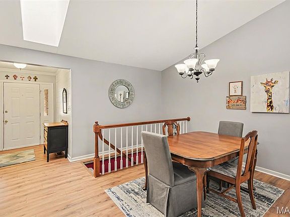 5th image of 2960 Sylvan Ln #5D