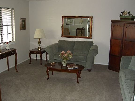 5th image of 10215 Lincoln Ave
